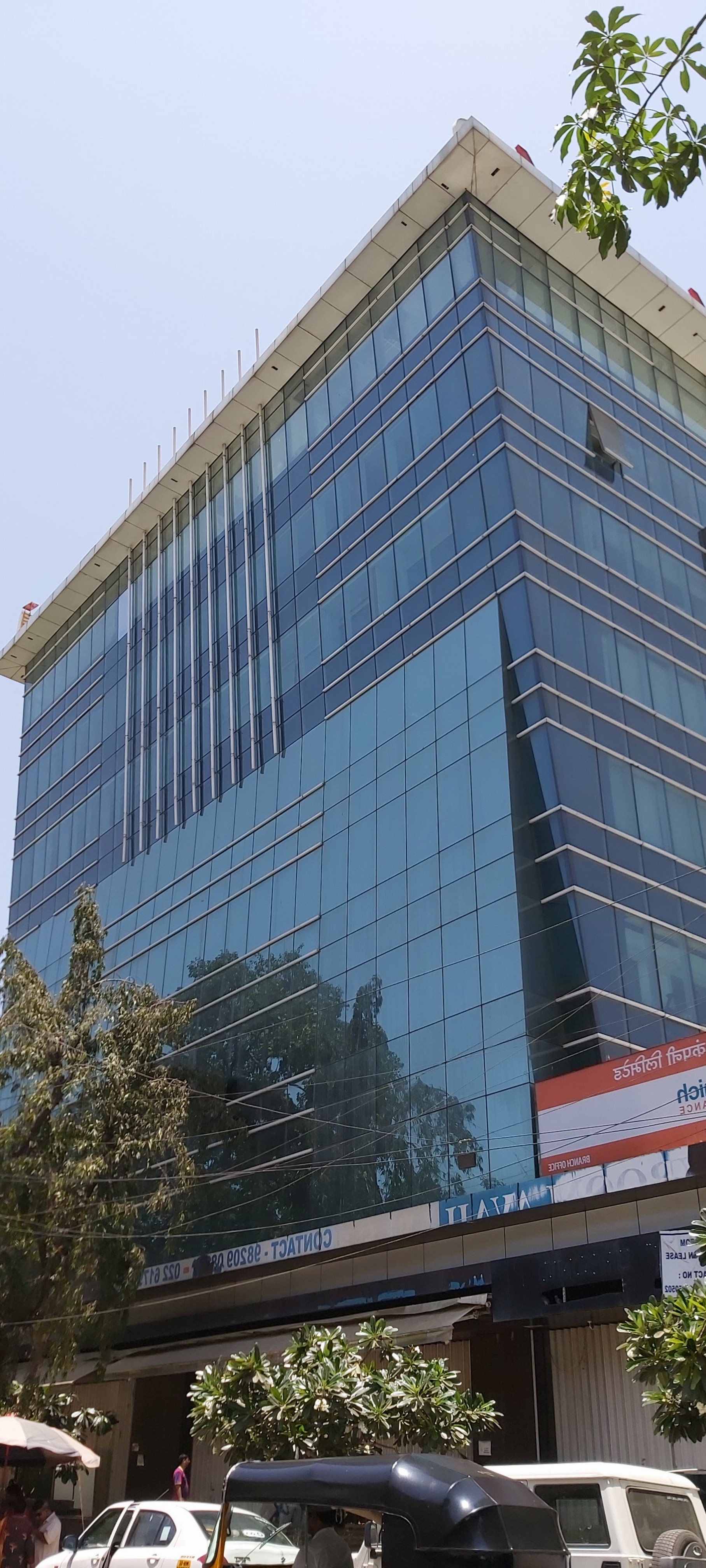 2,300 Sq Ft Furnished Commercial Office Space for Rent in Inizio, Andheri East