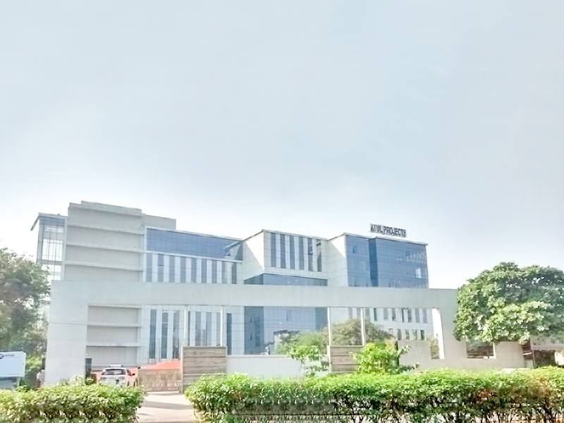 Commercial Office Space For Rent in Corporate Avenue